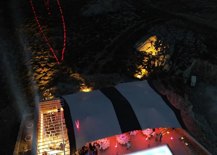 8bd Sunset Estate W Private Infinity Pool By Live&travel Villa *